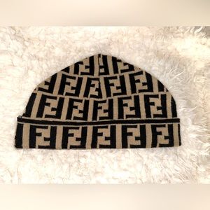 DESIGNER INSPIRED LUXURY BEANIE 🤎🖤